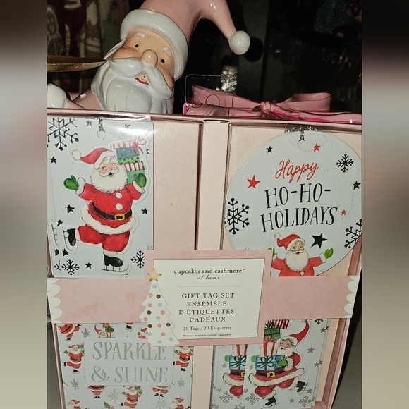 Cupcakes and cashmere bow and tag set - Picture 3 of 12